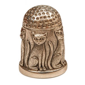 Dedal de prata esterlina 925 com design de gato, estilo antigo, peça de colecionador para costura, com detalhes felinos. Acessório de costura com inspiração vintage.