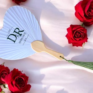 Ventaglio a forma di cuore con Logo