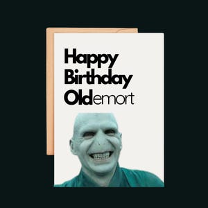 Feliz Aniversário, Oldermort! Cartão de Aniversário Engraçado do Voldemort – Humor de Harry Potter, Cartão de Trocadilho com Bruxo, Presente Mágico para Potterheads