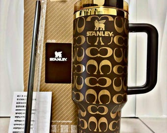 Kubek Stanley Tumbler o pojemności 40 uncji z motywem trenera, grawerowany laserowo