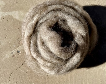 Lincoln Roving - Natural ready-to-spin wool