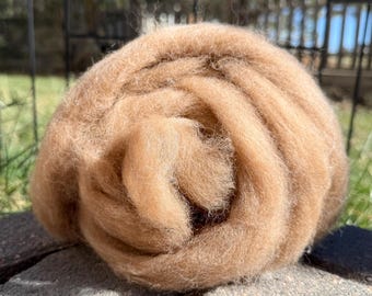 Alpaca Roving - 100% Natural Fawn Haucaya Alpaca fiber