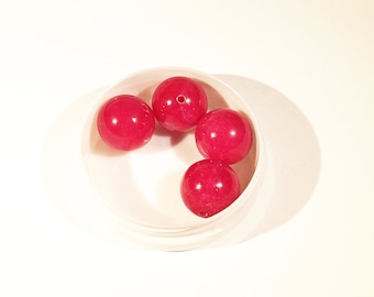 Raspberry jade round beads