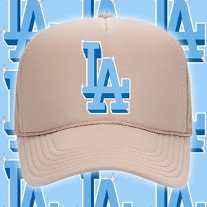 Tan LA Trucker-Hut - Unisex Fünf-Panel-Kappe, Dodgers inspiriert, Mesh-Rücken-Snapback, Streetwear-Ästhetik