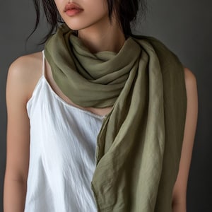 Luxury Linen Scarf – Soft & Breathable Wrap – Elegant Handmade Shawl for All Seasons