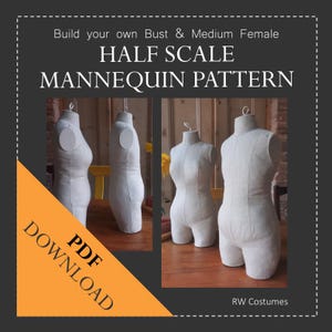 Op de afbeelding: Drie halfschaal stoffen mannequins voor naaien en kleding maken. De mannequins zijn gemaakt van witte stof en hangen aan het plafond. De afbeelding bevat de tekst "Build your own Bust & Medium Female HALF SCALE MANNEQUIN PATTERN PDF DOWNLOAD RW Costumes".