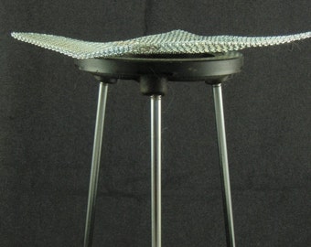 SOLDERING TRIPOD with Mesh Screen 9 Inches Tall