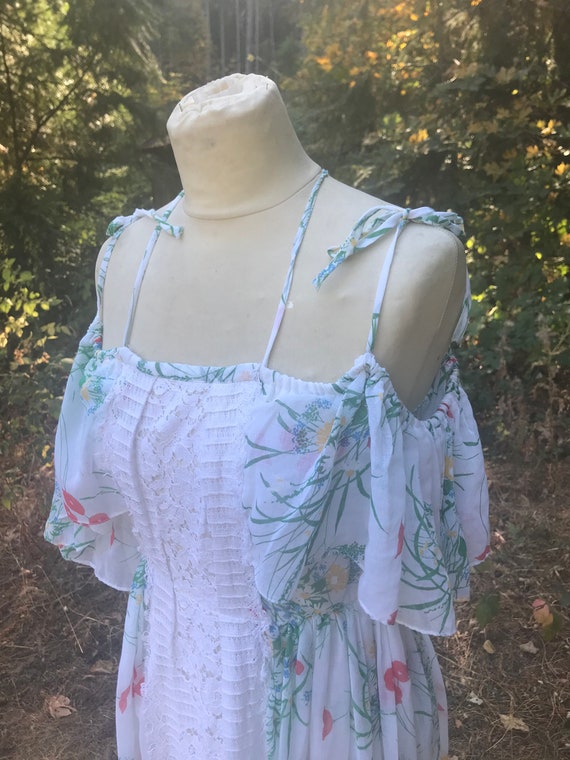 Floral Adjustable Strap 70's Dress