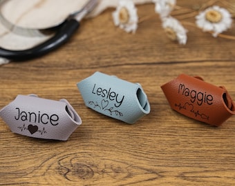 Dije de estetoscopio personalizado, etiqueta de identificación grabada, etiqueta de cuero personalizada para estetoscopio, regalos para médicos, accesorios para enfermeras.