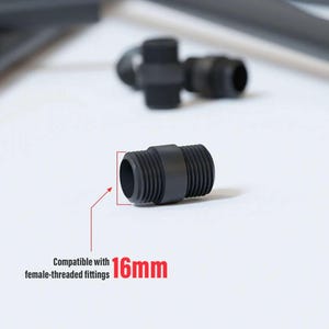 Puede incluir: Un racor roscado negro de 16 mm de diámetro, compatible con racores con rosca hembra. La imagen muestra el racor en detalle, destacando su diseño y tamaño.