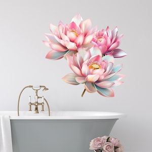 Könnte beinhalten: Drei rosa und weiße Lotusblumen mit gelben Zentren auf weißem Hintergrund. Die Blumen sind in einer Gruppe angeordnet und haben ein weiches, aquarellartiges Aussehen.