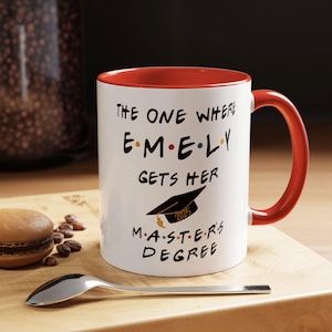 Mug personnalisé Diplôme de maîtrise 2025 - Cadeau personnalisé Mug magique « Celui où [nom] obtient [son] diplôme de maîtrise »