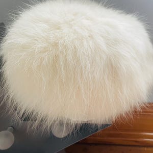 Sombrero vintage de piel de zorro color marfil de Gaby Louise - Sombrerería de diseño de los años 60