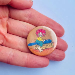 Vintage 1980s Badge