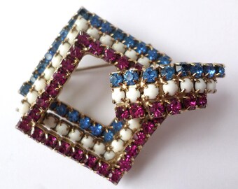Pin vintage de diamantes de imitación en azul, blanco y rosa, forma única en 3D, sin firmar, belleza