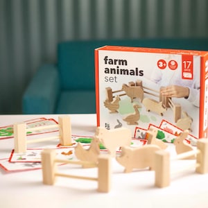 Houten kindercadeau voor kinderen met kaarten en hekelementen om fantasierijk spel aan te moedigen, spraakontwikkeling en verhalen vertellen