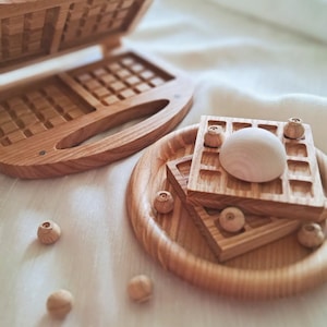 Macchina per waffle in legno, giocattolo finto per bambini, set da cucina in legno, set da tè in legno, giocattolo da cucina in legno Montessori, cibo in legno, regalo per bambini piccoli