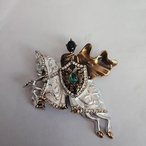 knight and steed brooch