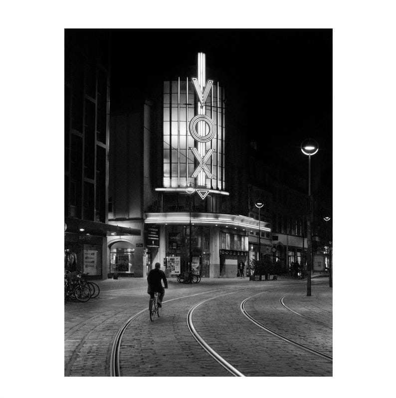 Wydruk z Paryża, Wydruk artystyczny z Paryża, Nocna fotografia Paryża, Fotografia czarno-biała, Duża sztuka ścienna, Wystrój wnętrz, Wydruk fotograficzny z Paryża zdjęcie 2