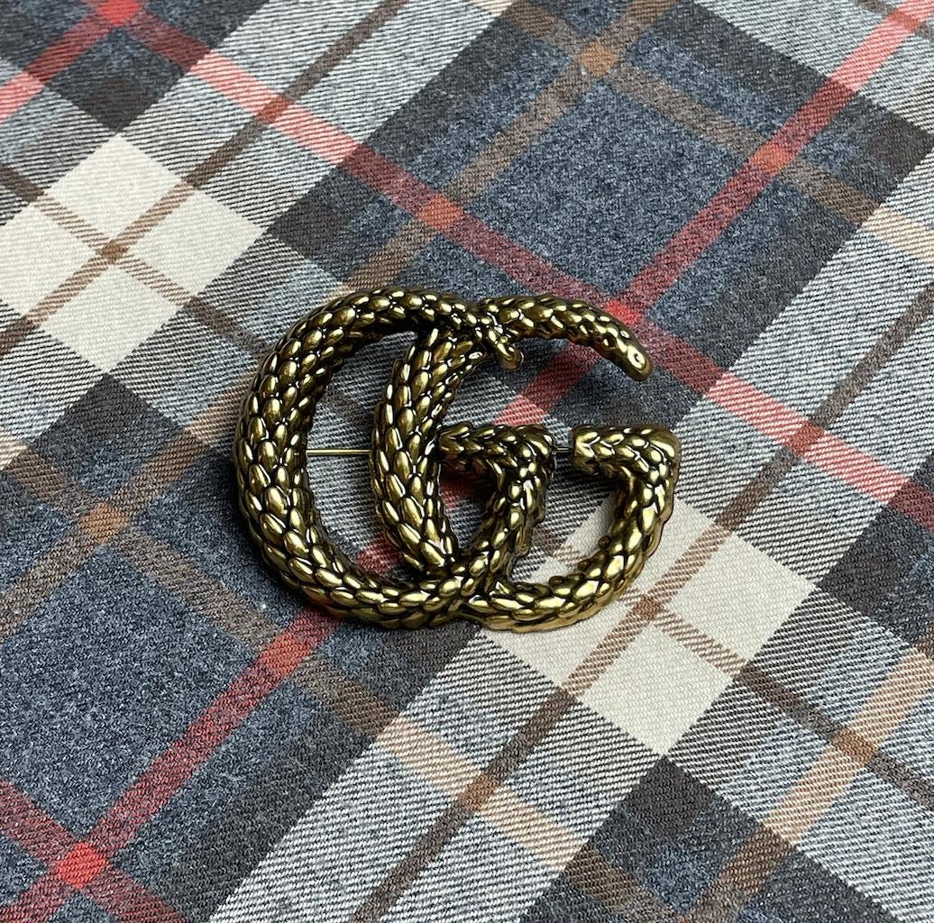 Gold Brooch Gucci Good Condition Rare Item Wonderful Gift GG  display picture 2