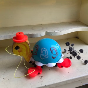Vintage Turtle Fisher Price Walking Toy Noise