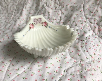 Vintage White Milk Glass Dish Scallop Shell Bowl Westmoreland