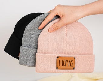 Berretto personalizzato per neonati, berretto con toppa in pelle con nome inciso, berretto invernale lavorato a maglia per bambini, berretto per neonati con nome, cappelli unisex per neonati
