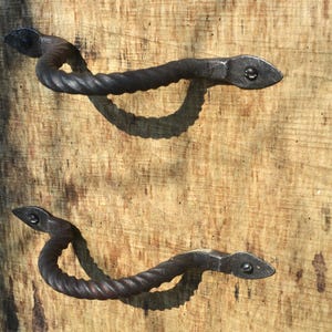 Conjunto de dois puxadores/alças para gaveta - Forjados à mão