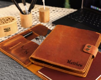 Gepersonaliseerde leren portfolio, aangepaste notitieblokhouder, gegraveerd notitieboekje, hervulbare omslag voor notitieblok, portfolio met monogram, Vaderdagcadeau