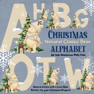 Può includere: Un alfabeto natalizio digitale con lettere beige su sfondo azzurro. Ogni lettera è decorata con un simpatico orsetto con cappello e sciarpa, un piccolo albero di Natale e un regalo. Il testo recita "Christmas Natural Classic Bear Alphabet".