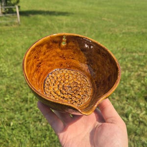 Ceramic Salad Dressing / Marinade Bowl with Herb Stripper and Garlic / Ginger Grater (Handmade in Zürich)