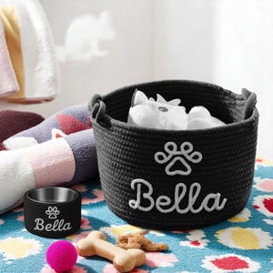 Hunde Spielzeugkorb & Passender Wassernapf - Personalisierte Aufbewahrung + Stilvolles Futter-Set | Einzigartiges Geschenk für Hunde-Liebhaber | Haustier Name Geschenk Set Handmade