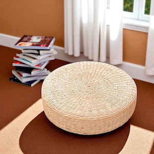 Round Tatami Floor Cushion: Handwoven Straw Meditation Pillow