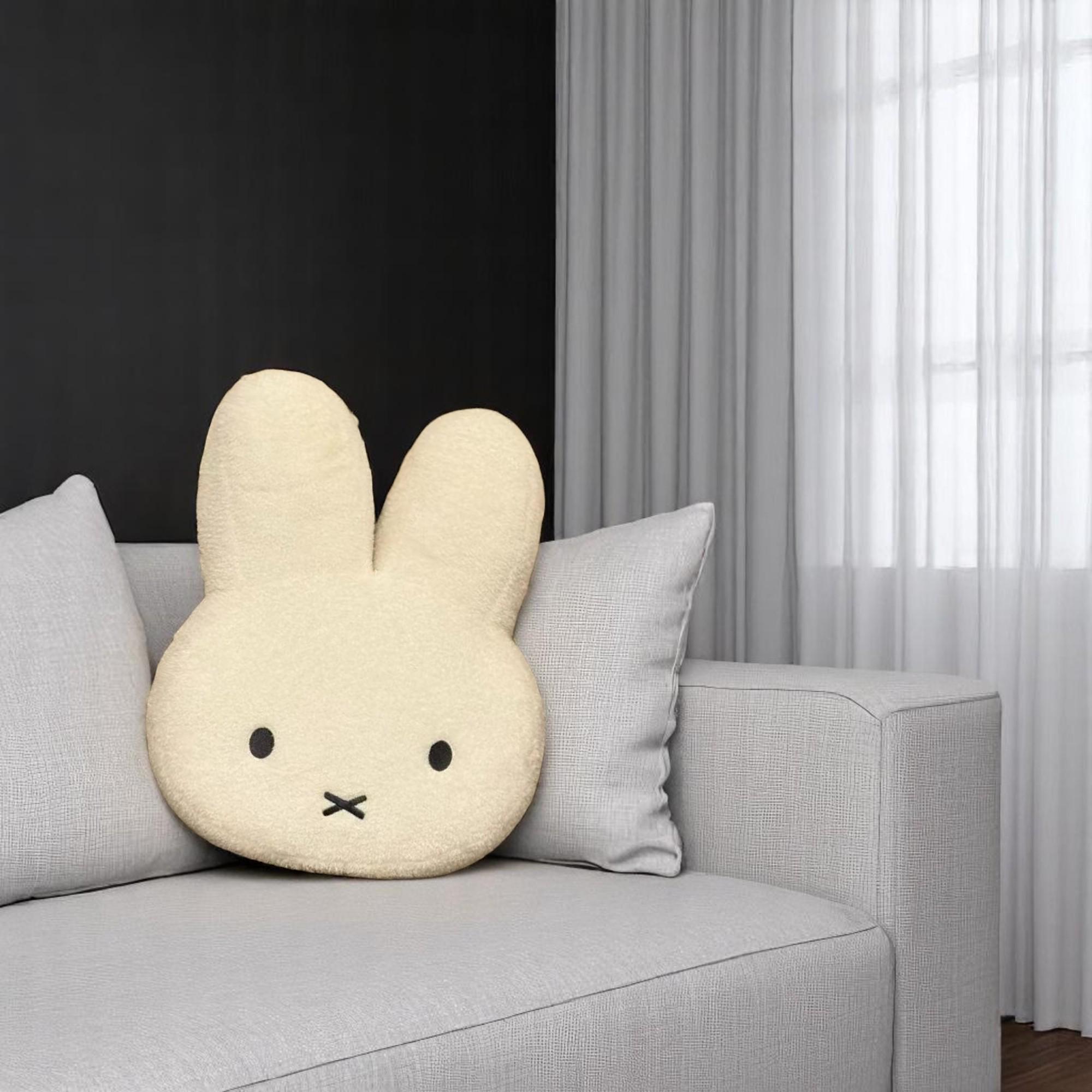 Cuscino Decorativo Miffy Per Bambini | Peluche Morbido | Lavabile | Bianco | 30x21 Cm