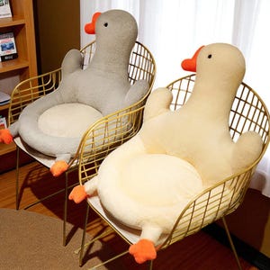 Goose Plush Chair Cushion: Kawaii Duck Seat Pillow - Cozy Office Decor