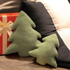 Almohada de peluche con forma de árbol de Navidad: decoración navideña, almohada con temática invernal, idea de regalo de Navidad, decoración festiva para el hogar, almohada con forma de Navidad