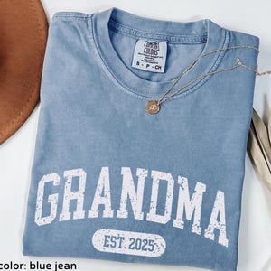 Grandma shirt Mothers Day gift for mom Grandma Pregnancy Announcement gift Granny shirt Gigi shirt Nana shirt  Grandma To Be gift Mimi shirt