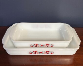 Fire King Primrose Milk Glass Casserole Baking Dish Set (1 1/2 Q and 2 Q)