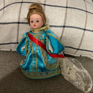 Doll Collectible Vintage Madame Alexander Portrait of History Collection Czarina Alexandra  #12620