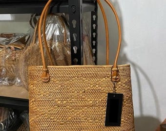 Ata Grass Shoulder Bag