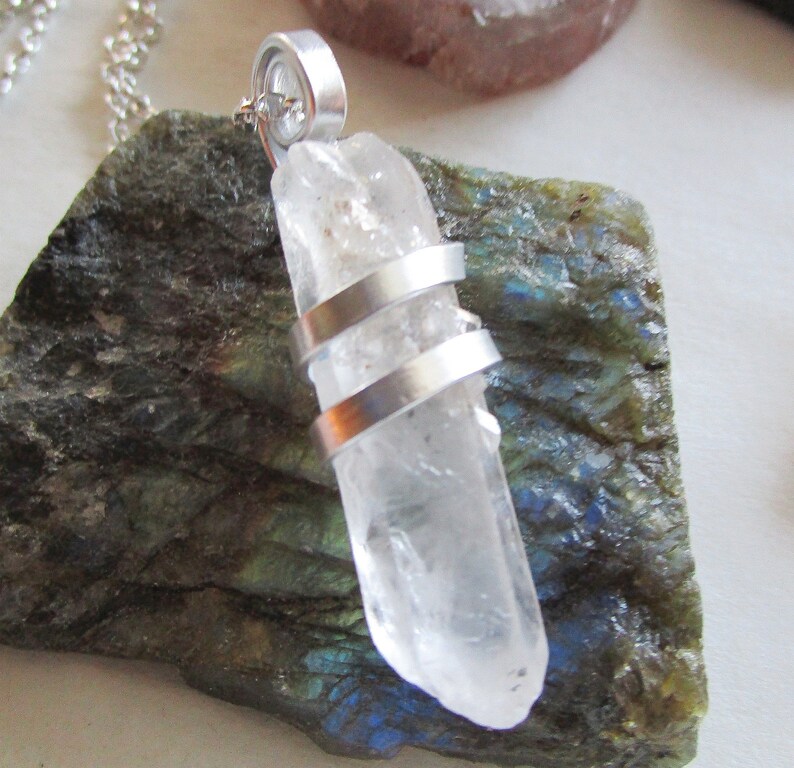 Natural Clear Quartz Crystal Druzy Point Wire Wrapped Pendant Necklace immagine 8