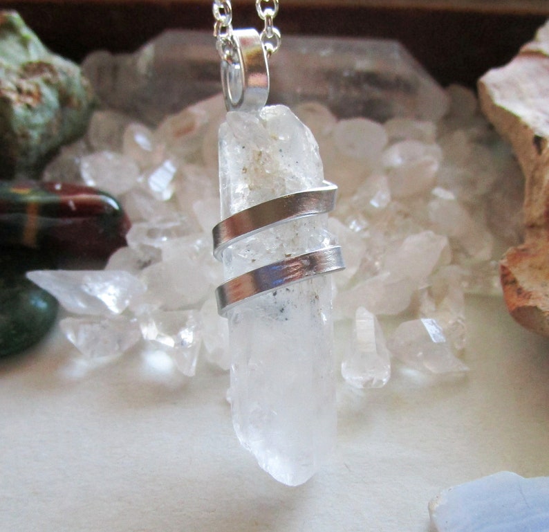 Natural Clear Quartz Crystal Druzy Point Wire Wrapped Pendant Necklace immagine 9