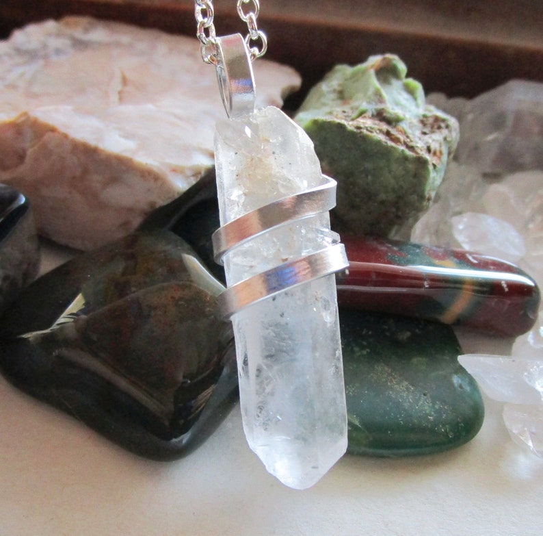 Natural Clear Quartz Crystal Druzy Point Wire Wrapped Pendant Necklace immagine 7