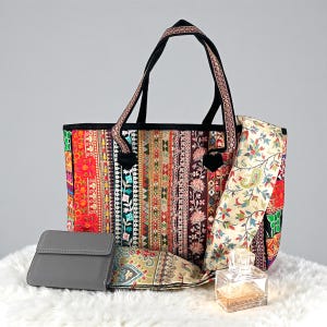 Les grands sacs brodés 40x30cm, patchwork de textures et de teintes vibrantes - sac unique pour femme, artisanat indien de qualité