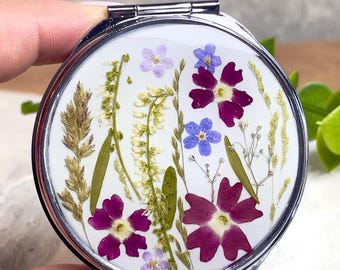 Pill Organizer with Real Flowers, Large Round 3 Compartment Resin Pill Box