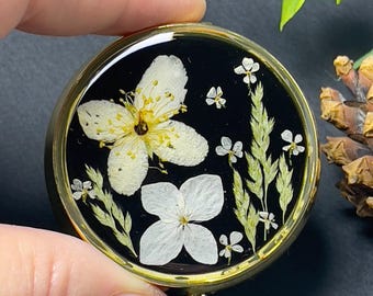 Handmade Resin Pill Box, Real Dried Flower Design, Travel Medicine Holder