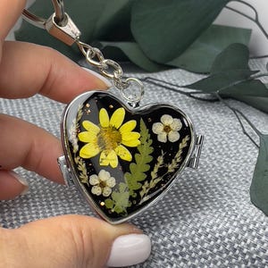 Pill Box Pill Case Keychain Heart Shape 2 Compartments – Travel Pill Organizer, Handmade, Suitable as a Gift for Women or Men