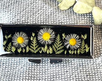 Whimsical Dried Flower Pill Box: Compact 6-Slot Organizer