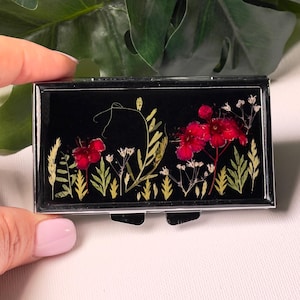 Pill Organizer 7 Day – Weekly Pill Box with 7 Compartments, Handmade Resin with Real Flowers