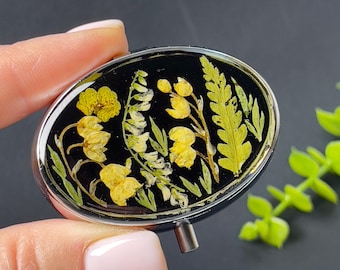 Pastillero con lirio de los valles y flores silvestres / Pastillero de viaje con 2 compartimentos
